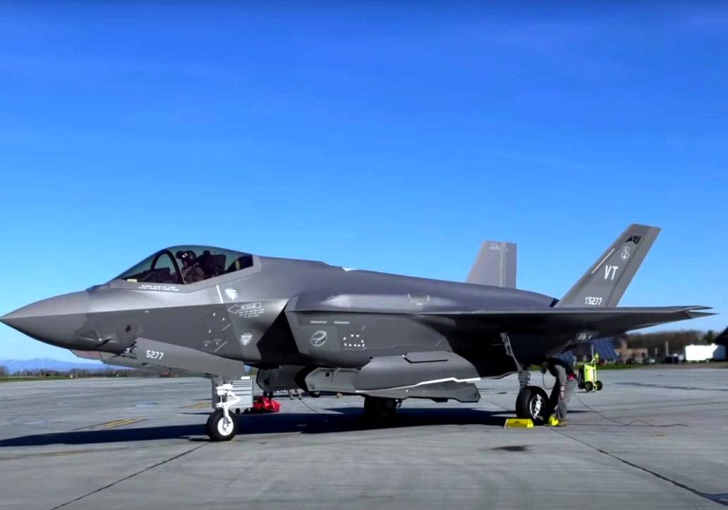 Американский самолет 5. Стелс f35. Stels f-35. Истребитель 5 поколения США F-35. Самолеты ВВС США F 35.