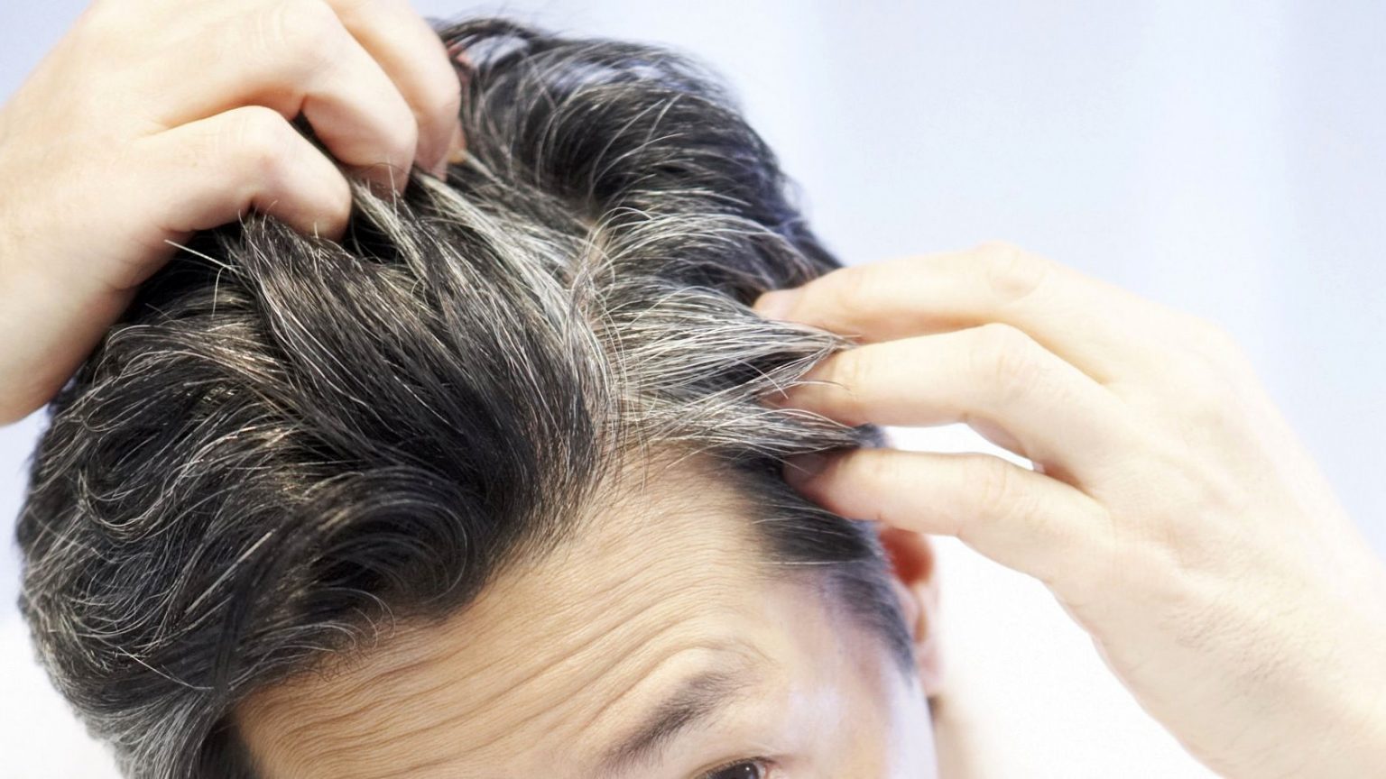 Как отсрочить появление седых волос