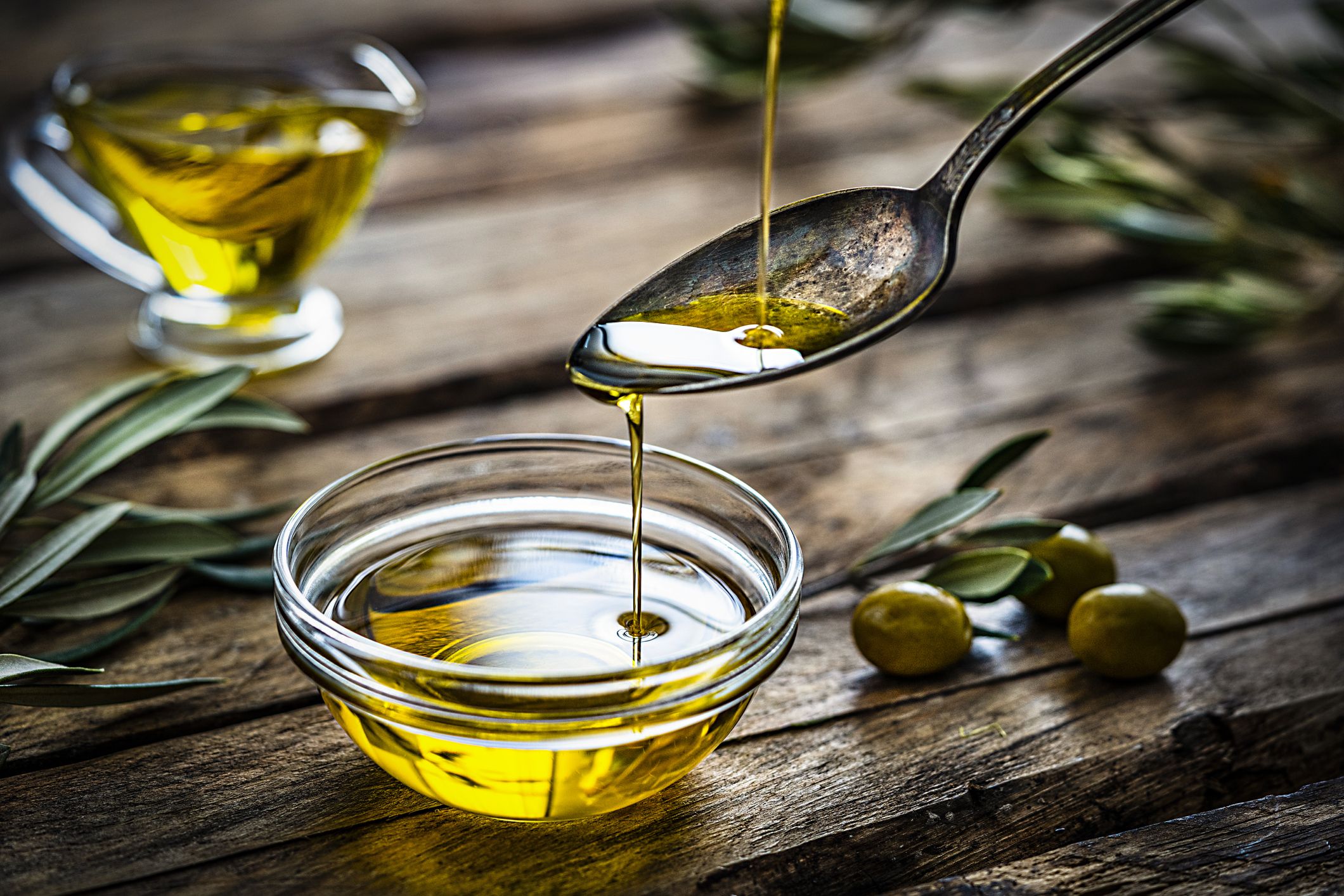 Olive oil. Olive Oil масло оливковое. Extra Virgin Olive Oil. Олив Ойл масло оливковое. Оливковое масло в древней Греции.